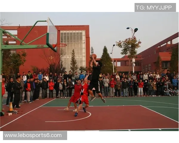 八一队与上海队的激烈对决展现篮球魅力与团队精神的巅峰对抗